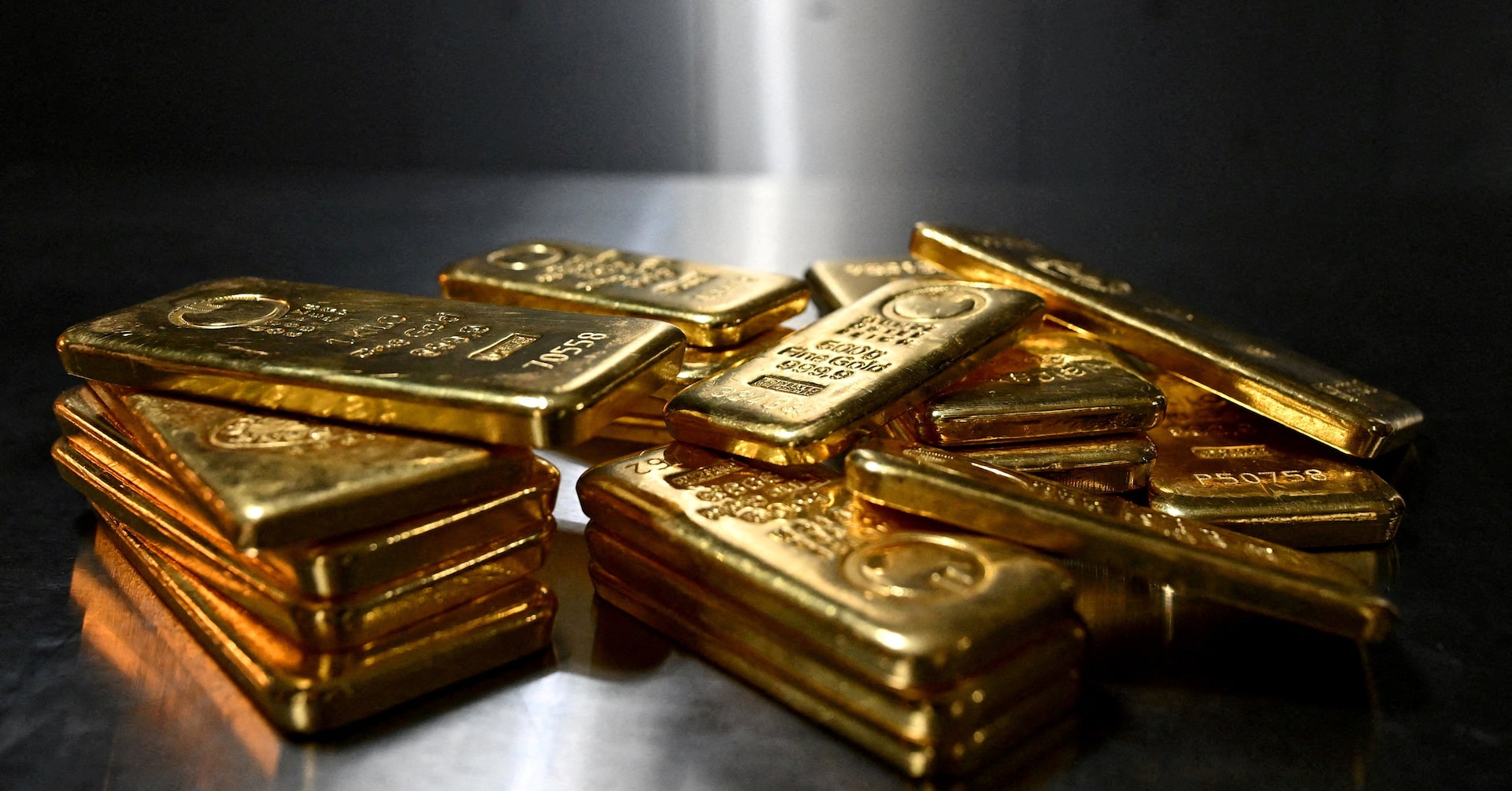 Gold gains over 1% after US, Iran reach peace deal