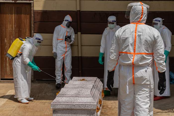 Ebola cases in eastern Congo climb to 782 and deaths reach 181, authorities say